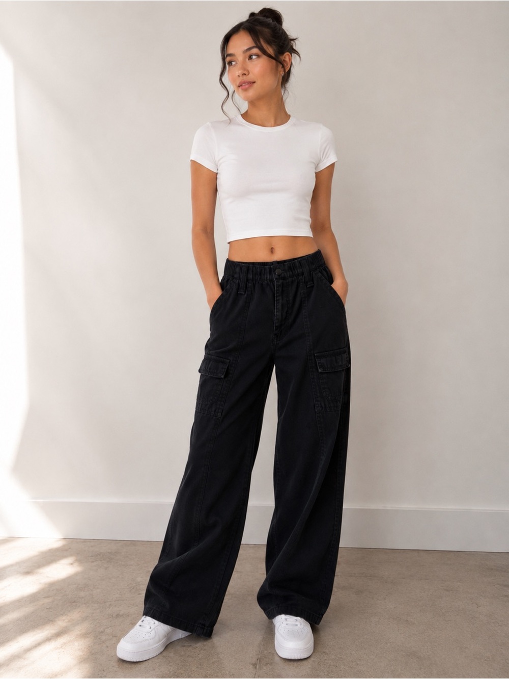 H&M Divided Black Cargo Pants – Size 8